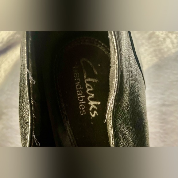 Clarks Bendable Ankle Boots Black - Picture 2 of 5